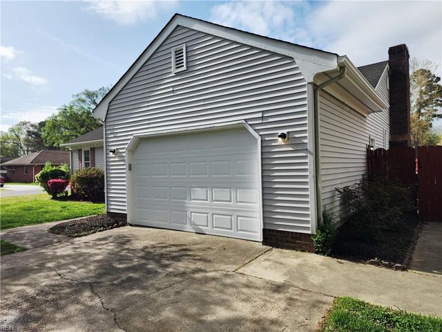 821 Lindale DR, Chesapeake, VA 23320