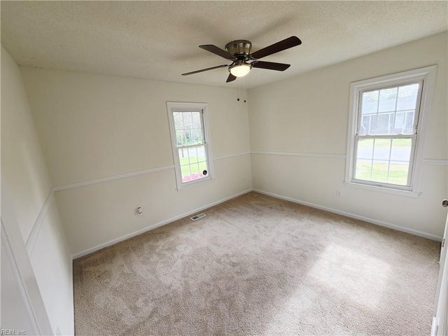 821 Lindale DR, Chesapeake, VA 23320