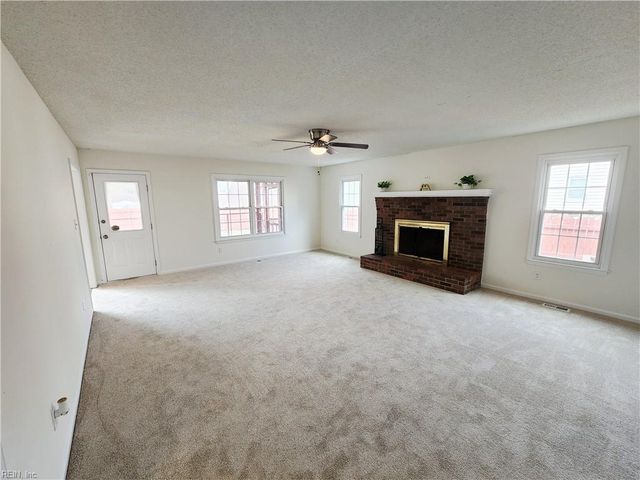 821 Lindale DR, Chesapeake, VA 23320