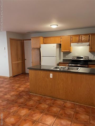 24002 Wedgewood Circle, Warren, MI 48091