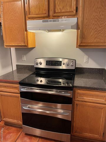 24002 Wedgewood Circle, Warren, MI 48091