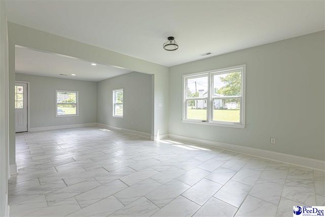 215 Brantley St, Lake City, SC 29560