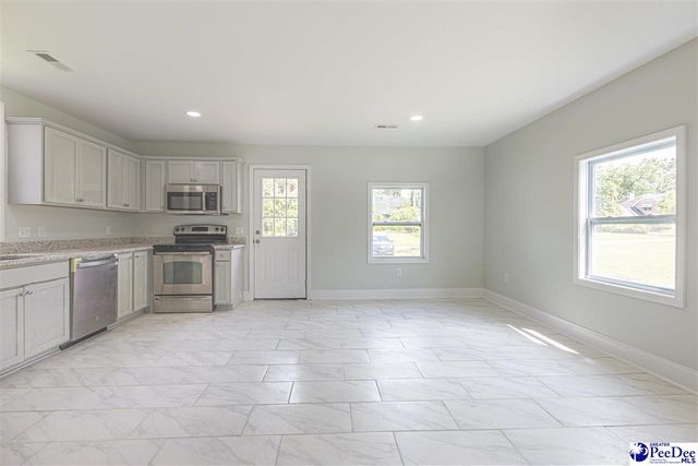 215 Brantley St, Lake City, SC 29560