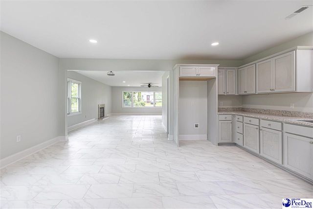 215 Brantley St, Lake City, SC 29560