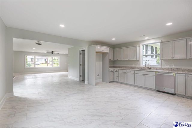 215 Brantley St, Lake City, SC 29560