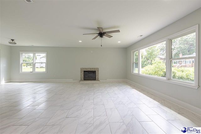 215 Brantley St, Lake City, SC 29560