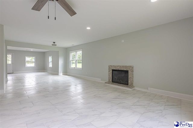 215 Brantley St, Lake City, SC 29560