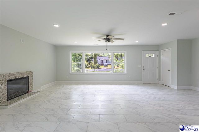 215 Brantley St, Lake City, SC 29560