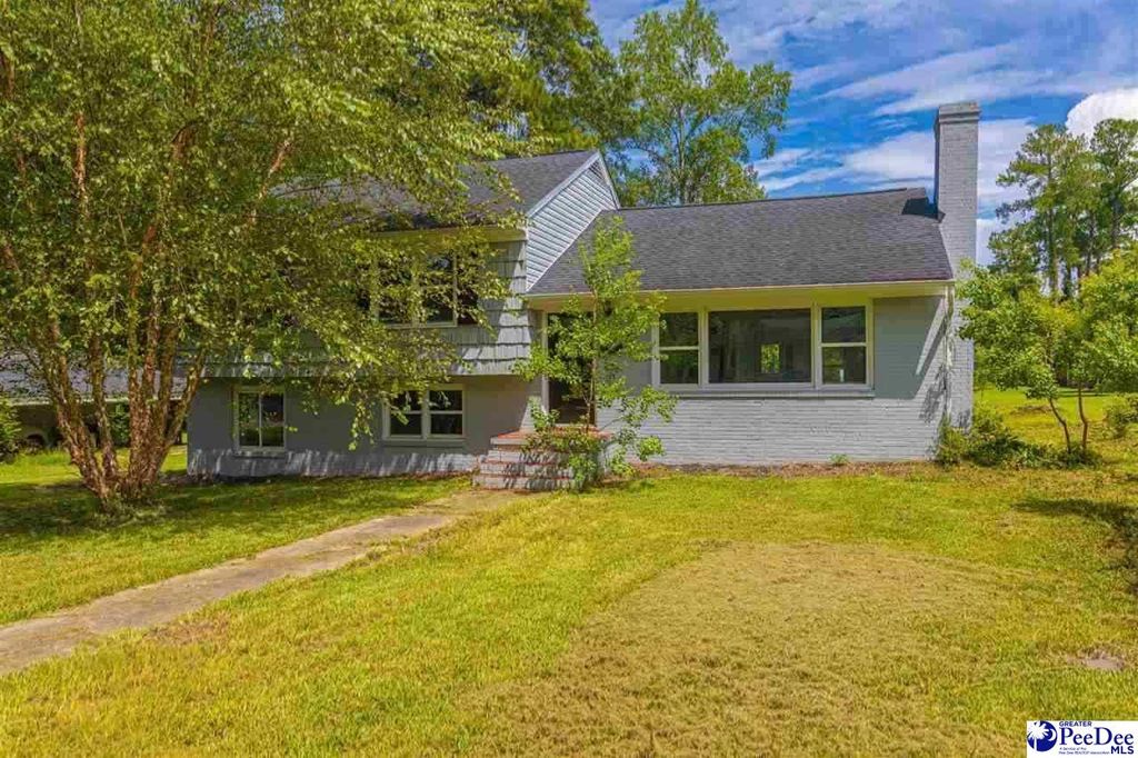 215 Brantley St, Lake City, SC 29560