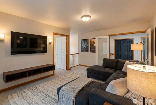 29328 318th Avenue SE, Ravensdale, WA 98051