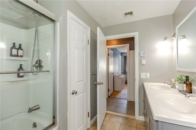 7 Oakcrest Drive, North Providence, RI 02904