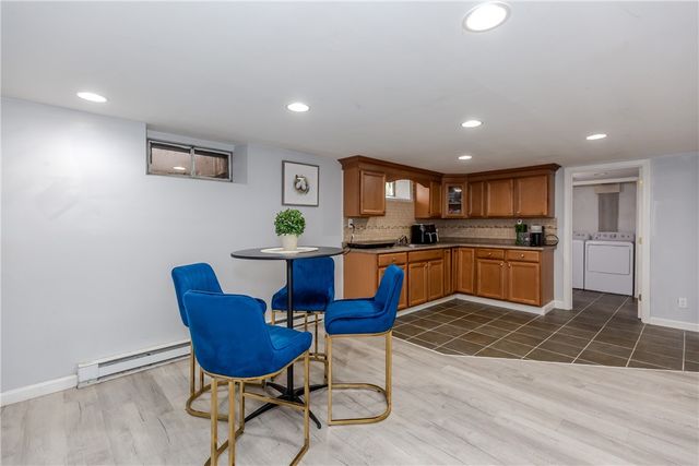 7 Oakcrest Drive, North Providence, RI 02904
