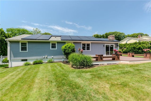7 Oakcrest Drive, North Providence, RI 02904