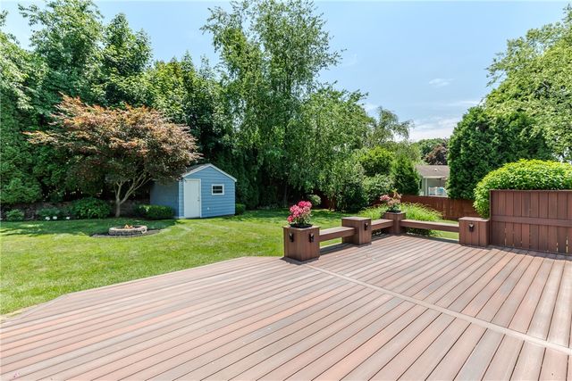 7 Oakcrest Drive, North Providence, RI 02904