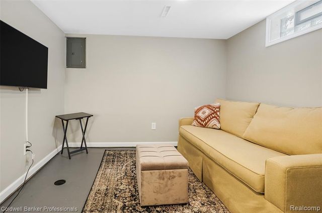 1760 E Hazelhurst Street, Ferndale, MI 48220