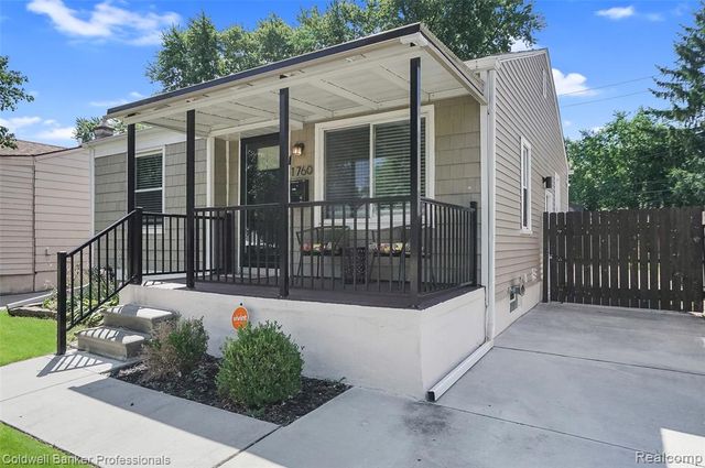 1760 E Hazelhurst Street, Ferndale, MI 48220