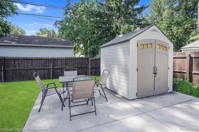 1760 E Hazelhurst Street, Ferndale, MI 48220