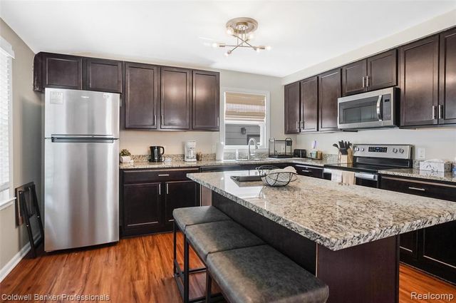 1760 E Hazelhurst Street, Ferndale, MI 48220