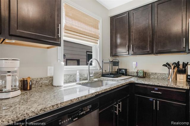 1760 E Hazelhurst Street, Ferndale, MI 48220