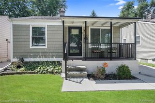 1760 E Hazelhurst Street, Ferndale, MI 48220