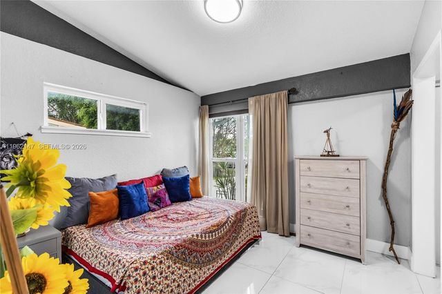 19711 NW 4th Ave, Miami Gardens, FL 33169