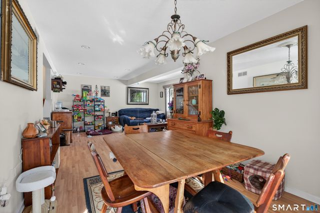 9 Upper Commons 9, Woodbury, CT 06798