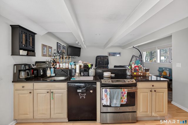 9 Upper Commons 9, Woodbury, CT 06798