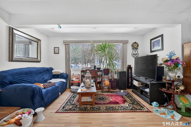 9 Upper Commons 9, Woodbury, CT 06798