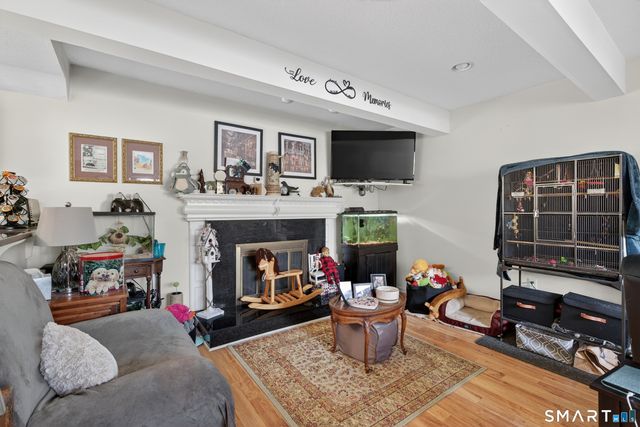 9 Upper Commons 9, Woodbury, CT 06798