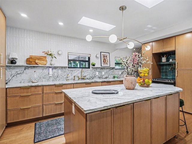 4050 TURKS CAP PLACE, Sarasota, FL 34234