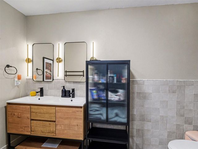 4050 TURKS CAP PLACE, Sarasota, FL 34234