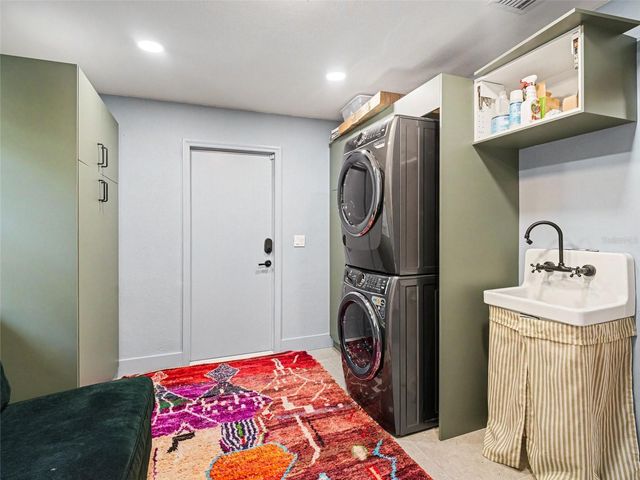 4050 TURKS CAP PLACE, Sarasota, FL 34234