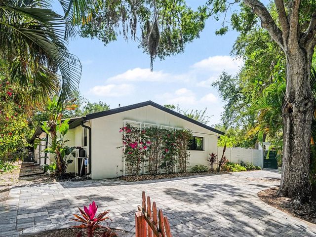 4050 TURKS CAP PLACE, Sarasota, FL 34234