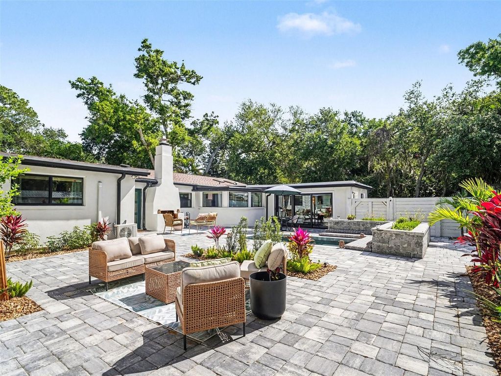 4050 TURKS CAP PLACE, Sarasota, FL 34234