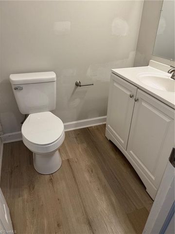 2821 Bleeker Square, Winston-salem, NC 27106