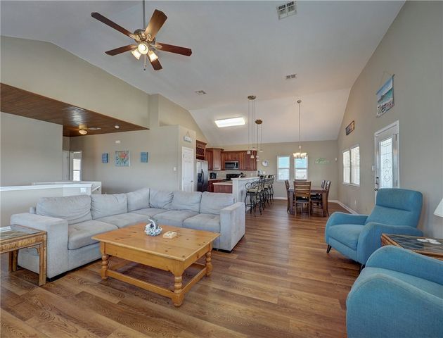 689 Morgan, Port Aransas, TX 78373