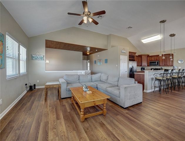 689 Morgan, Port Aransas, TX 78373
