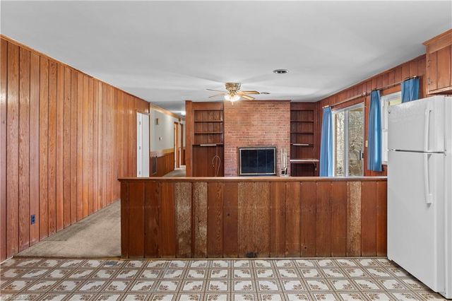 5855 Woodsway Drive, Pfafftown, NC 27040