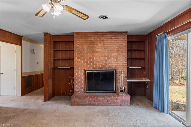 5855 Woodsway Drive, Pfafftown, NC 27040