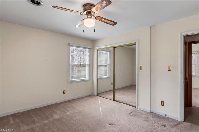 5855 Woodsway Drive, Pfafftown, NC 27040