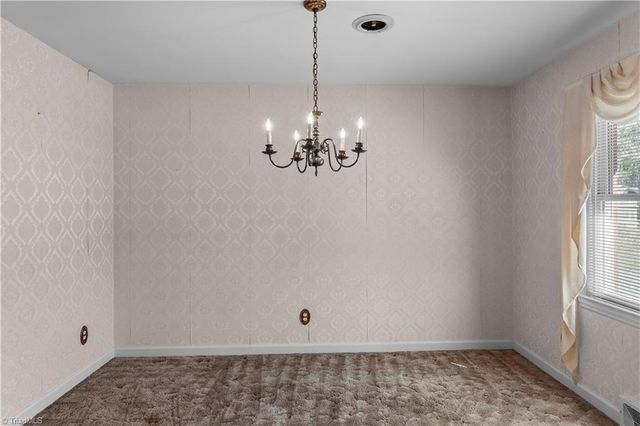 5855 Woodsway Drive, Pfafftown, NC 27040