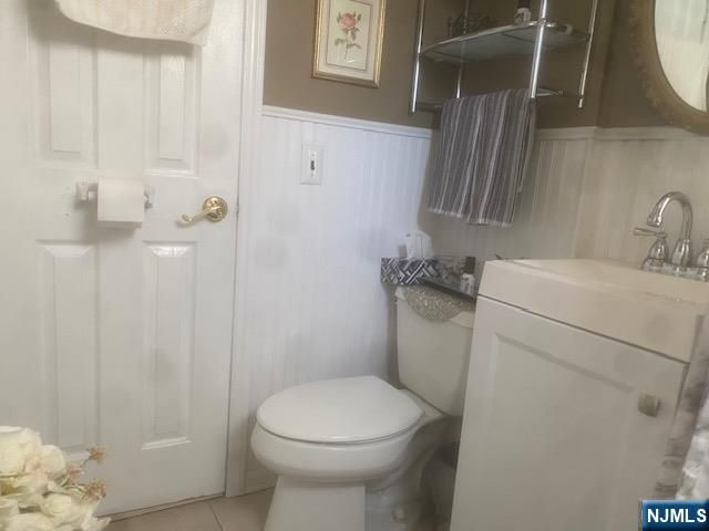 74 Avenue E, Lodi, NJ 07644