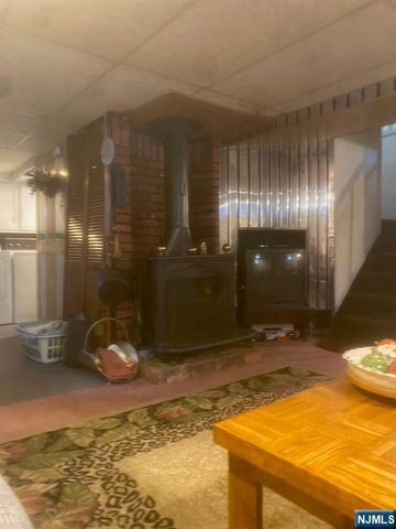 74 Avenue E, Lodi, NJ 07644