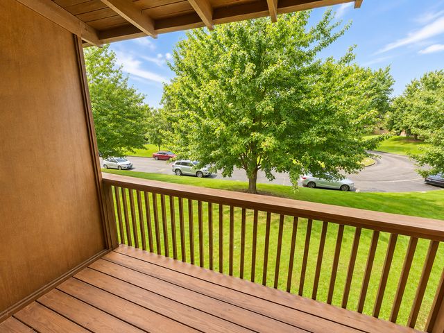 200 Willow Lane C210, Willow Springs, IL 60480