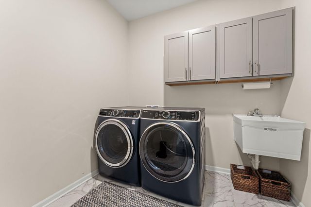 3854 Wild Grove Way, Valparaiso, IN 46385