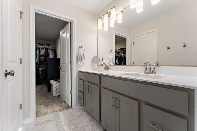 3854 Wild Grove Way, Valparaiso, IN 46385