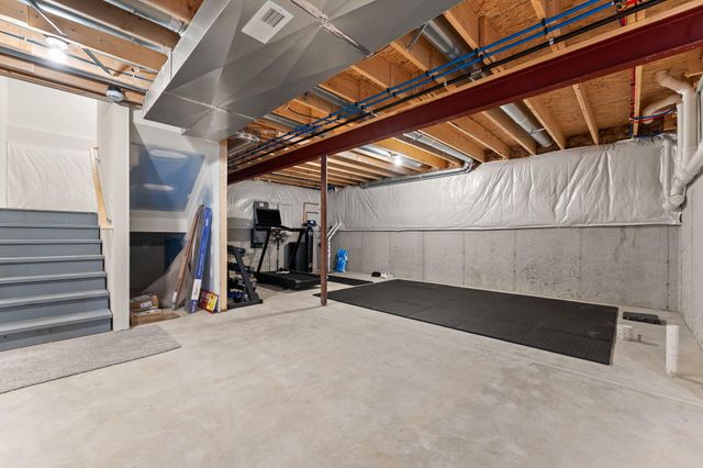 3854 Wild Grove Way, Valparaiso, IN 46385