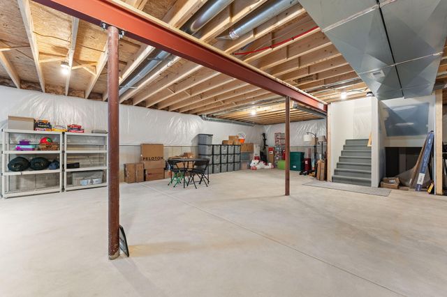 3854 Wild Grove Way, Valparaiso, IN 46385