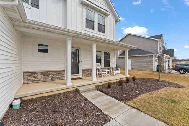 3854 Wild Grove Way, Valparaiso, IN 46385