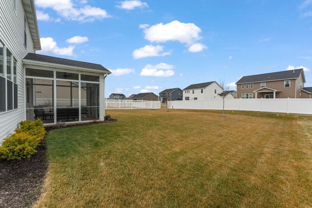 3854 Wild Grove Way, Valparaiso, IN 46385